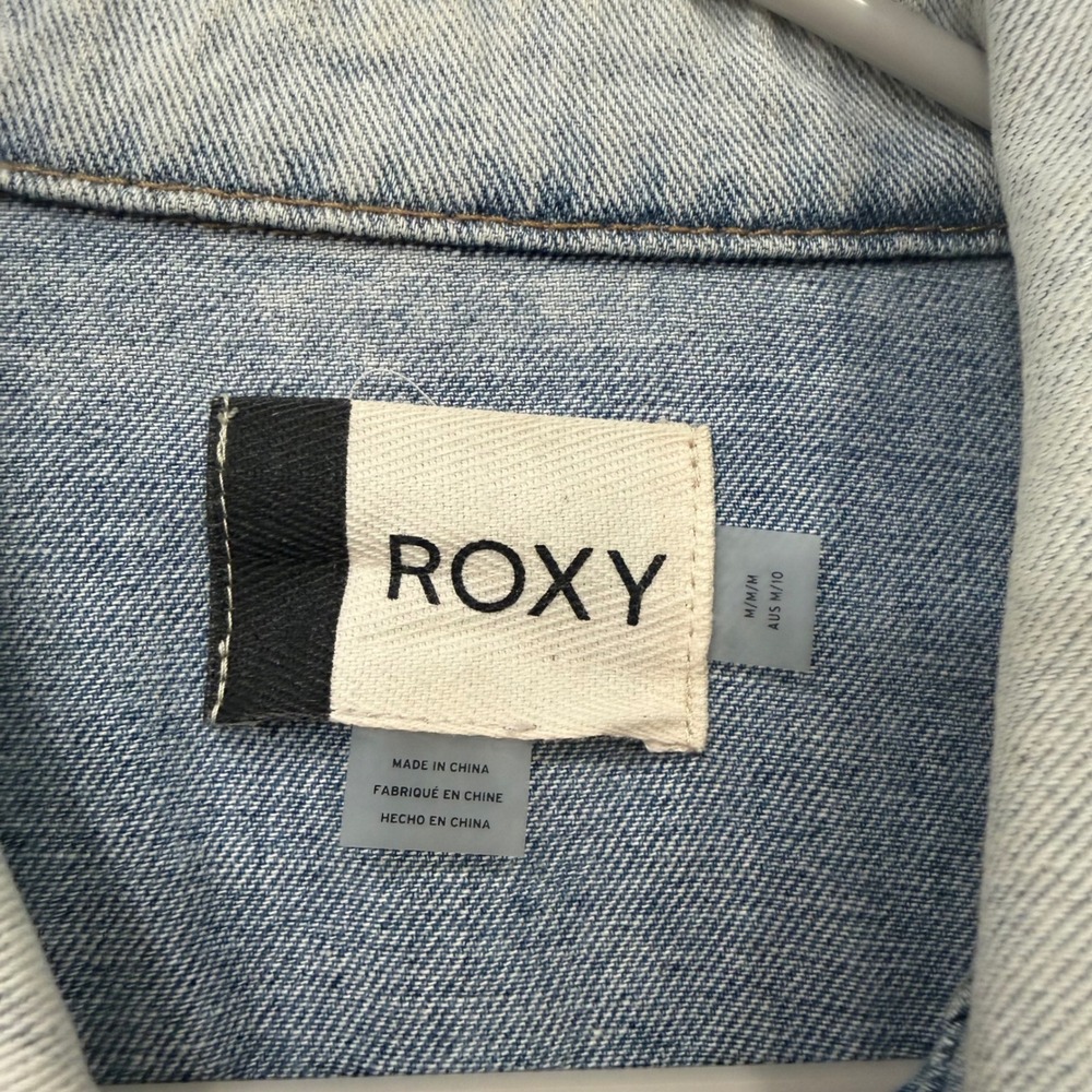 Roxy Womens Light Wash Denim Jacket Cotton Button Front Blue Size Medium - Picture 2 of 7